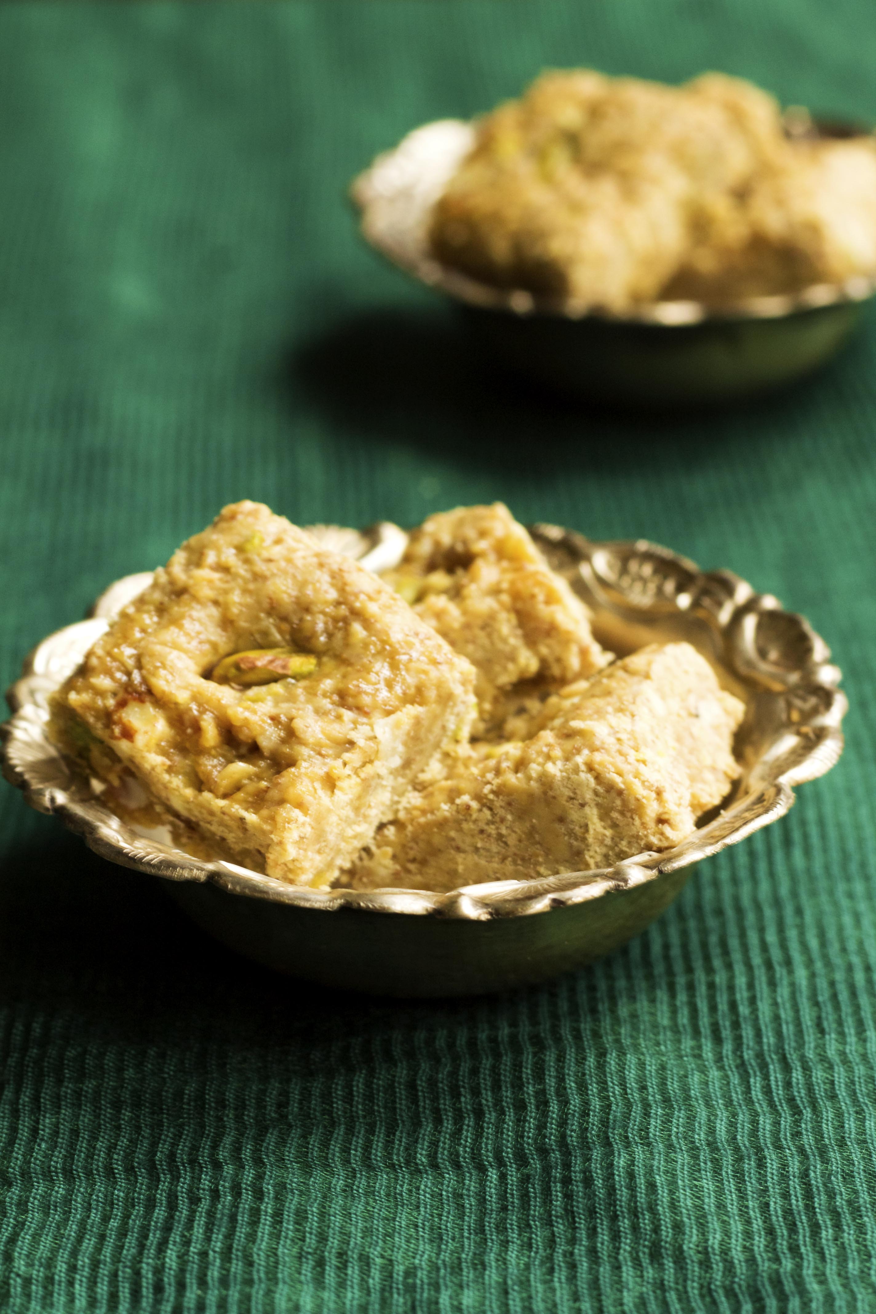 Punjabi Besan Ki Burfi