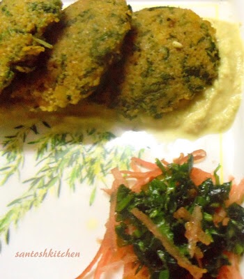 Cracked wheat and spinach chana dal idly